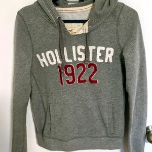 Hollister Sweater - Women's Large